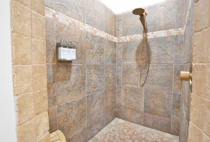 Siesta Key Tiki Hut Hideaway | With large private pool & spa - Sarasota, Florida