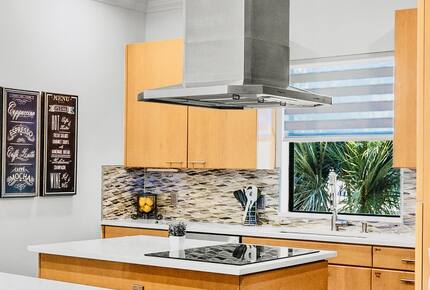 Siesta Key Tiki Hut Hideaway | With large private pool & spa - Sarasota, Florida