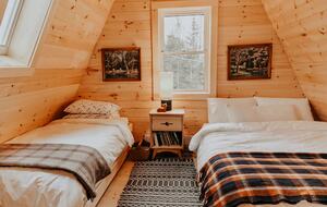 Luxury Bruce Peninsula A-Frame with 25 Private Acres and Private Trails! - Mar, Canada