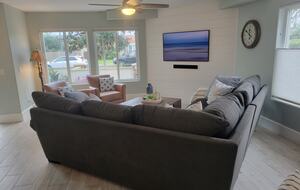 SoCal Beach Living | Steps to the Beach & Carlsbad Village - Carlsbad, California