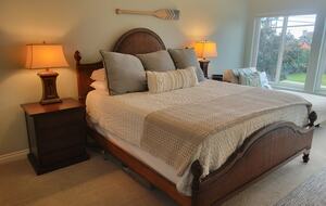 Large master suite with en suite bathroom