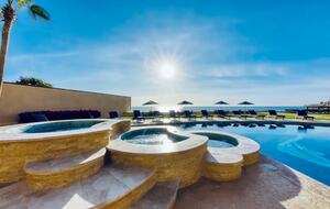 Las Olas Surfing - San Jose del Cabo, Mexico