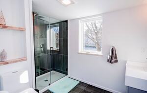 New modern Stowe Village Villa - Stowe, Vermont