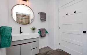 New modern Stowe Village Getaway - Stowe, Vermont