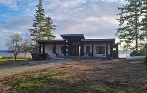 Modern Cabin by the Sea - Camano Island, Washington