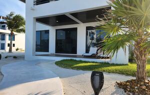 Beach Daze Retreat - Caye Caulker, Belize