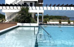 Beach Daze Retreat - Caye Caulker, Belize