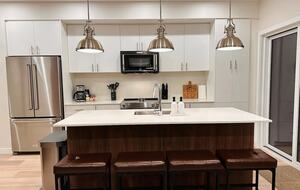 Panorama Mountain Escape - sleeps 12, Private Hot tub - Panorama, Canada