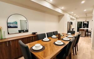 Panorama Mountain Escape - sleeps 12, Private Hot tub - Panorama, Canada