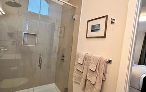 Panorama Mountain Escape - sleeps 12, Private Hot tub - Panorama, Canada