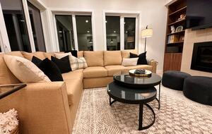 Panorama Mountain Escape - sleeps 12, Private Hot tub - Panorama, Canada