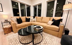 Panorama Mountain Escape - sleeps 12, Private Hot tub - Panorama, Canada