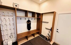 Panorama Mountain Escape - sleeps 12, Private Hot tub - Panorama, Canada