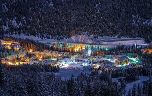 Panorama Mountain Escape - sleeps 12, Private Hot tub - Panorama, Canada