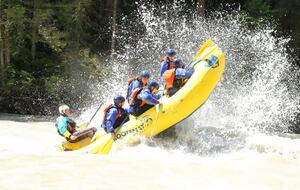 Panorama Mountain Escape - sleeps 12, Private Hot tub - Panorama, Canada