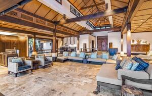 North Shore Oahu Bali Villa on the Beach - Kahuku, Hawaii