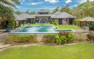 North Shore Oahu Bali Villa on the Beach - Kahuku, Hawaii
