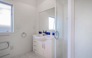 Beachfront Paradise | Whiritoa Beach Home - Whangamatā, New Zealand