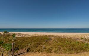 Beachfront Paradise | Whiritoa Beach Home - Whangamatā, New Zealand