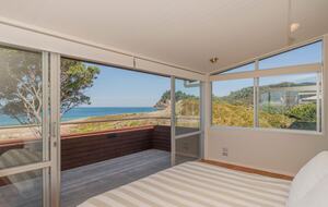 Beachfront Paradise | Whiritoa Beach Home - Whangamatā, New Zealand