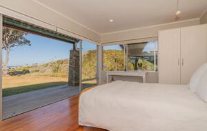 Beachfront Paradise | Whiritoa Beach Home - Whangamatā, New Zealand