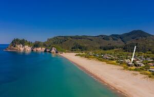 Beachfront Paradise | Whiritoa Beach Home - Whangamatā, New Zealand