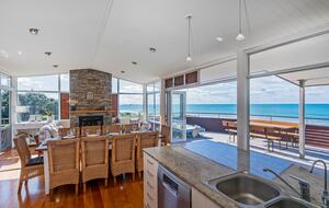 Beachfront Paradise | Whiritoa Beach Home - Whangamatā, New Zealand
