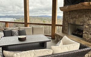 Whispering Winds Mountain Retreat - Ellijay, Georgia