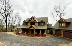 Whispering Winds Mountain Retreat - Ellijay, Georgia