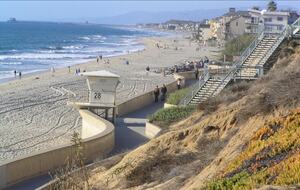 Carlsbad State Beach - public restrooms and lifeguards