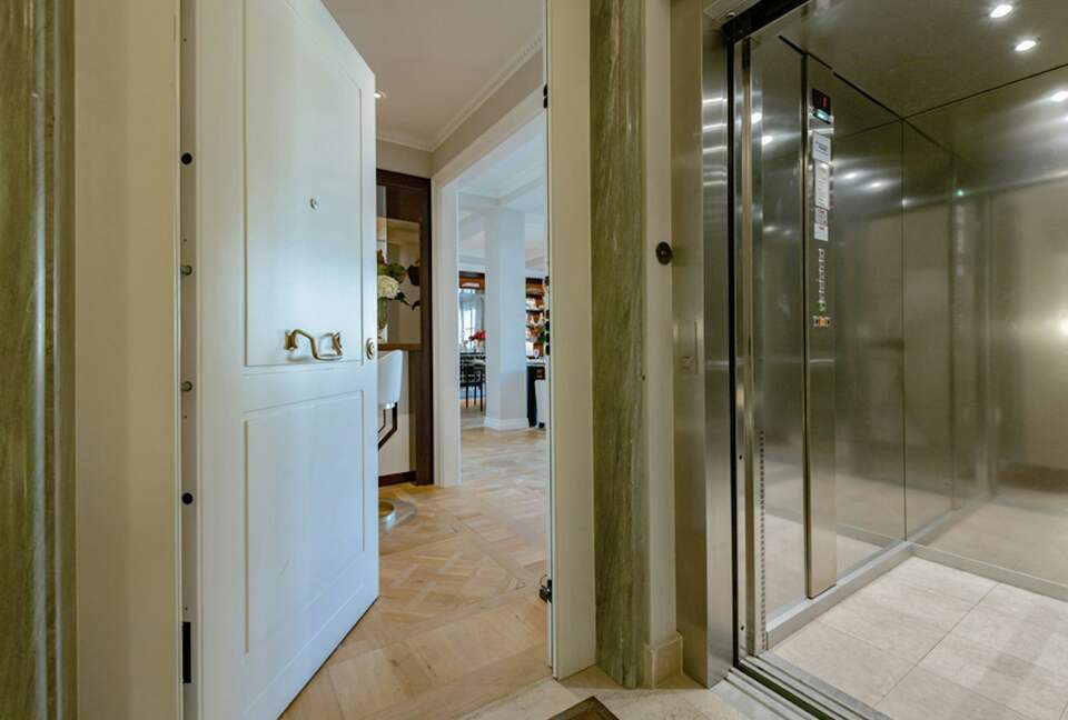 Quintess Collection - Unicko - Florence, Italy