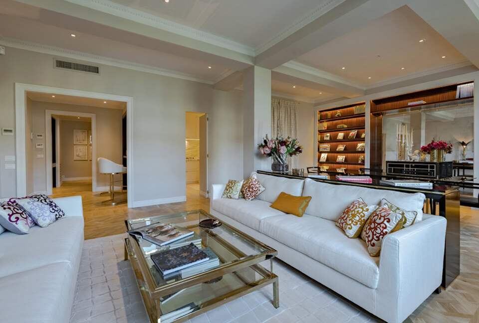 Quintess Collection - Unicko - Florence, Italy