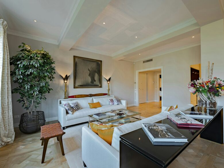 Quintess Collection - Unicko - Florence, Italy