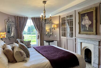 Bedroom 4 - with bow window with river and meadow views