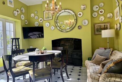 Breakfast Room open plan to Kitchen