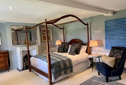 Bedroom 6 - with en suite and river & meadow views