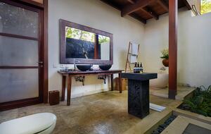 The Hideaways Club - Asmara - Kutta, Indonesia