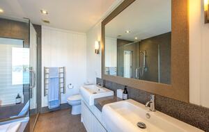 Oneroa Estate - Waiheke Island, New Zealand