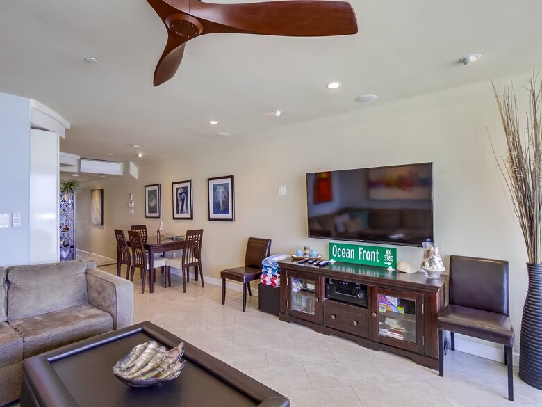 Quintess Collection - Pacific Breeze - San Diego, California