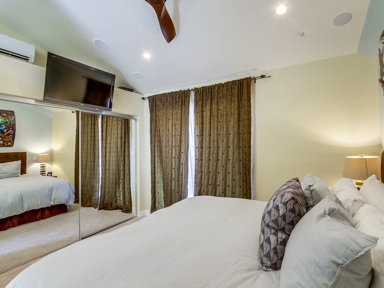 Quintess Collection - Pacific Breeze - San Diego, California