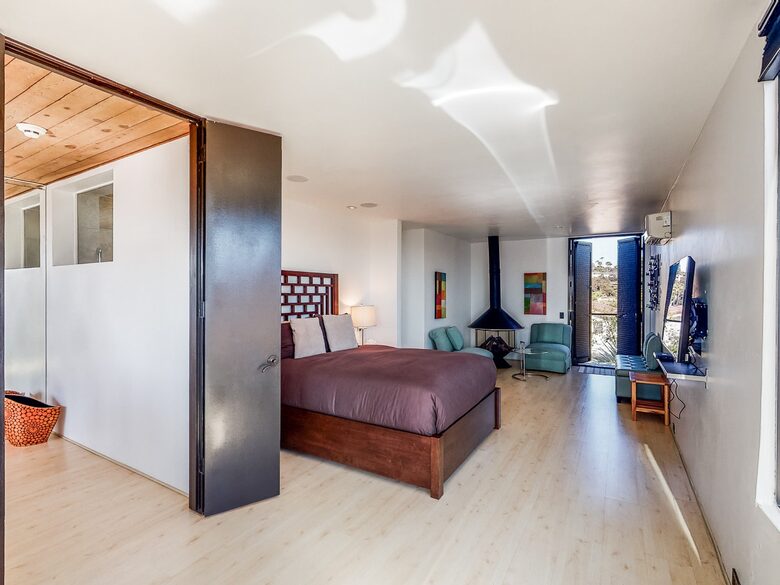 Quintess Collection - Mission Bay - San Diego, California