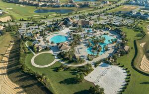 8 Bedroom Home with Private Pool - Davenport, Florida