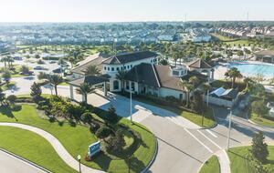 8 Bedroom Home with Private Pool - Davenport, Florida