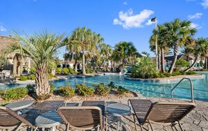 8 Bedroom Home with Private Pool - Davenport, Florida