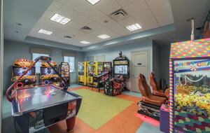 8 Bedroom Home with Private Pool - Davenport, Florida