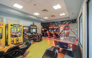 8 Bedroom Home with Private Pool - Davenport, Florida