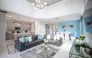 5 Bedroom Home with Private Pool - Davenport, Florida