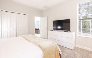 5 Bedroom Home with Private Pool - Davenport, Florida