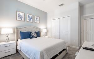 5 Bedroom Home with Private Pool - Davenport, Florida