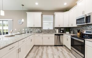 6 Bedroom Home with Private Pool - Davenport, Florida